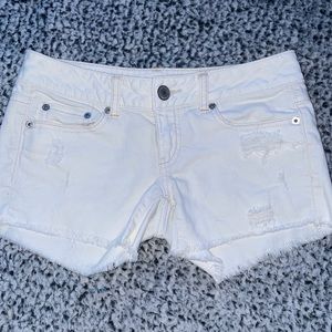 American Eagle White Stretch Shorts